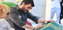 Cenazede tepki çeken anlar