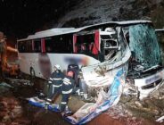 Otobüs Kamyona Çarptı