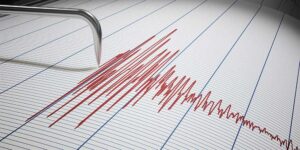 Peş peşe dört deprem oldu