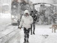 Kar lapa lapa geliyor
