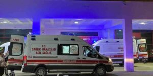 Bir tır, seyir halinde bulunan yolcu otobüsüne çarptı