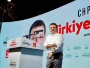 Tüm Sırlarını Ortaya Döktü