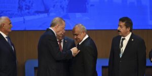 Tüm Vekiller AKP Safına Katılıyor.