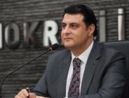 İstifa Ettiğini Duyurdu.