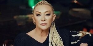Müzisyen Güllü.