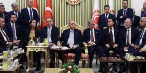 Ankara Siyasetinde Deprem Etkisi Yaratan İstifa.