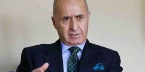 CHP’nin Bakanlarından Birinden Hüzünlü Haber Geldi.