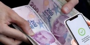 Dedi Ama Kurtulamadı: “IBAN paylaşmanın şakası yok! Dolandırıcıların tuzağına düşerek hesabını kiralayan veya ödünç veren genç, rekor hapis cezasıyla sarsıldı.