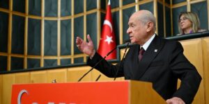 Milyonların gözü Meclis’teyken, kürsüde ’emekli’ kavgası çıktı! Zam oranları ve yaşam koşulları üzerine yapılan tartışmalar oturumda gergin anlara neden oldu.